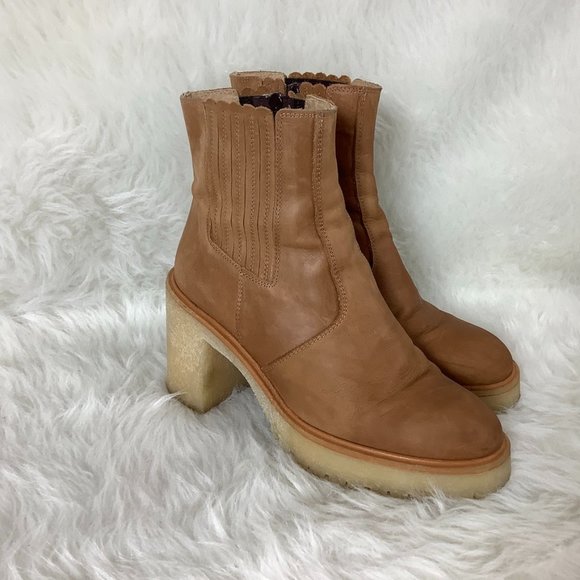 Free People Chunky Lugged Heel Tan Nubuck Leather James Chelsea Boot EU 40 - Picture 1 of 8